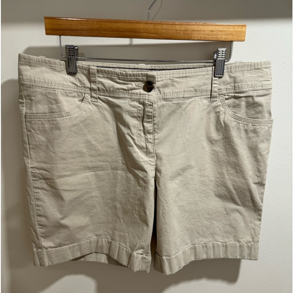 Stylish Beige Tan Shorts - Tommy Hilfiger, Size 14.